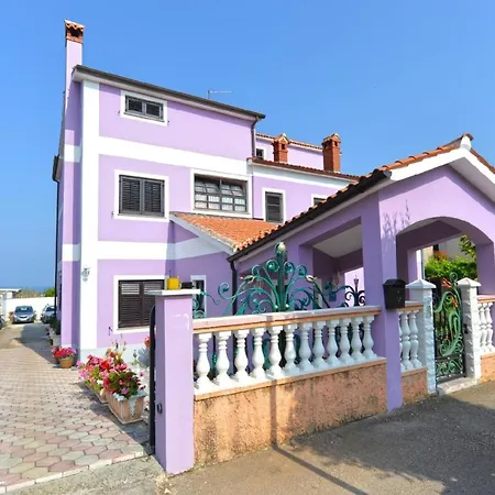Apartment Fuer 4 Personen Ca 75 Qm In Peroj, Istrien Istrische Riviera Peroj